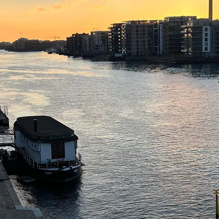 Luxurious 2-bedroom With Stunning View - Jan & Feb 2027 - 60 Days Apartment