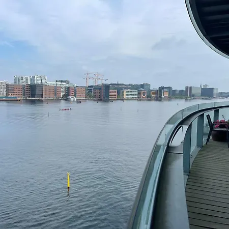 Luxurious 2-bedroom With Stunning View - Jan & Feb 2027 - 60 Days Apartment